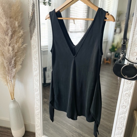 Kendall and Kylie Romper Shorts XS - Picture 5 of 8